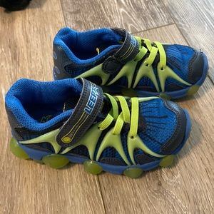 Light up boys gym shoes